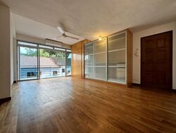 Sixth Avenue (D10), Terrace #524114411